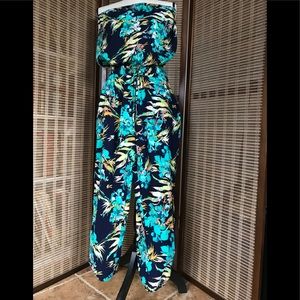 Fashionable MUDD Tropical print crop jumpsuit XL
